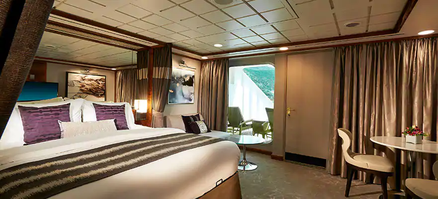 Forward-Facing Deluxe Penthouse with Large Balcony – [SD]