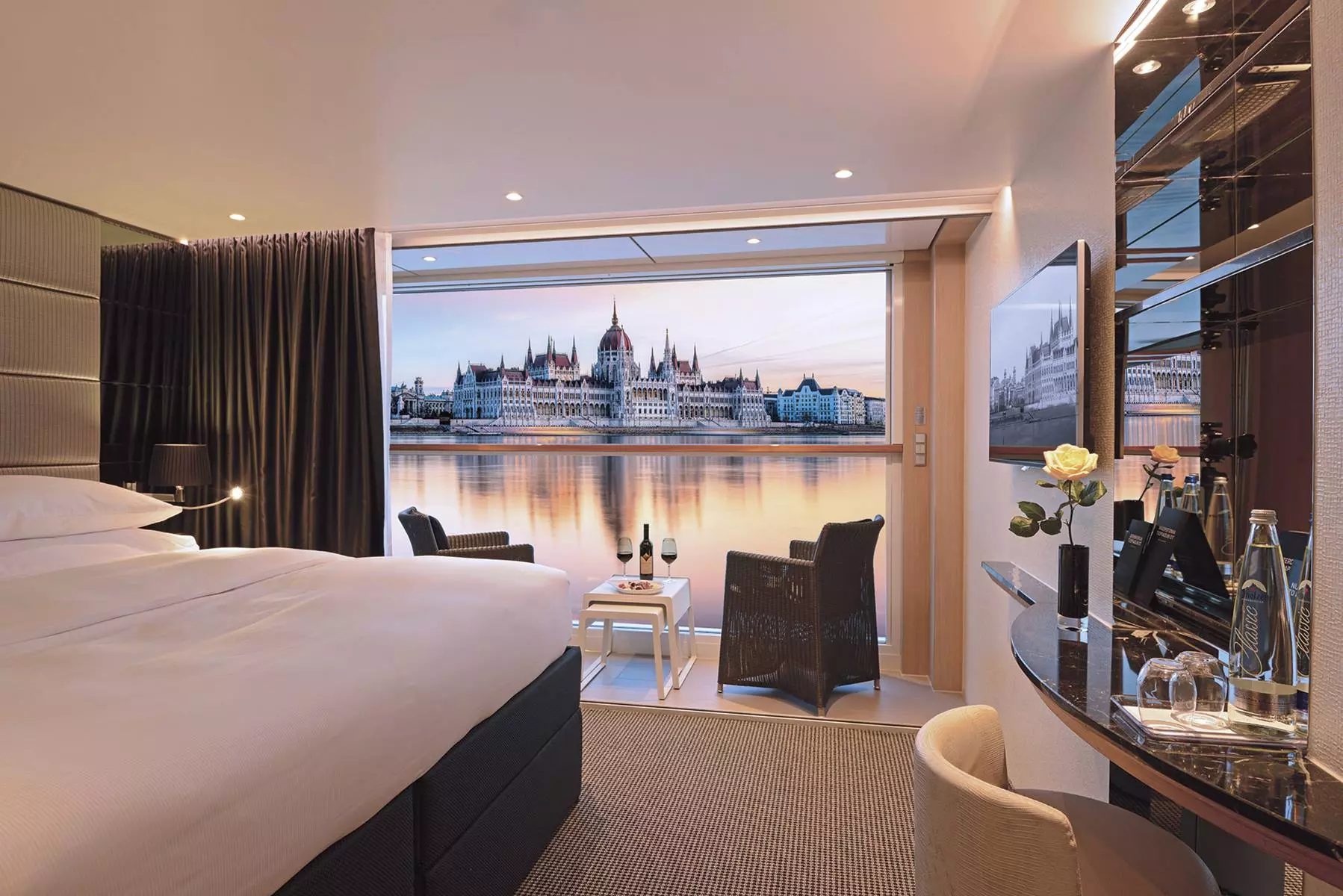 Private Deluxe Balcony Suite – [PD]