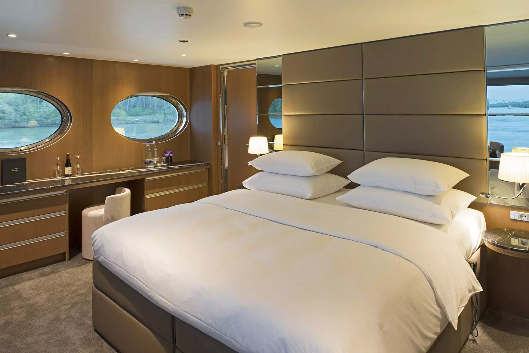 Royal Panorama Suite – [RP]