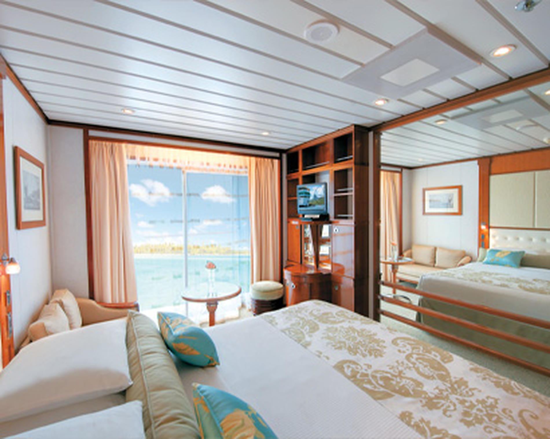 Balcony Stateroom D – Deck 6 – [5]