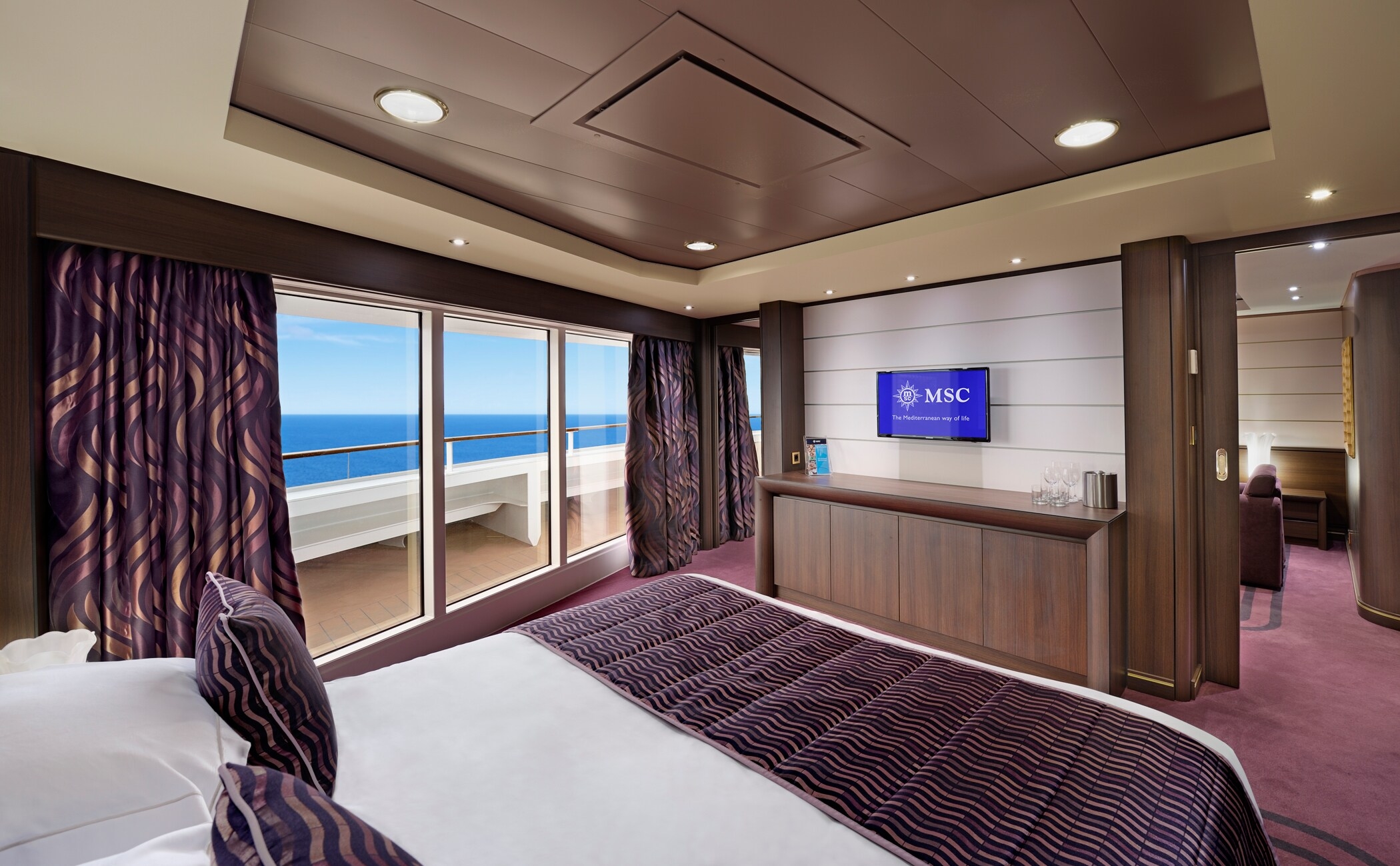 YACHT CLUB EXECUTIVE & FAMILY SUITE-[YC2]