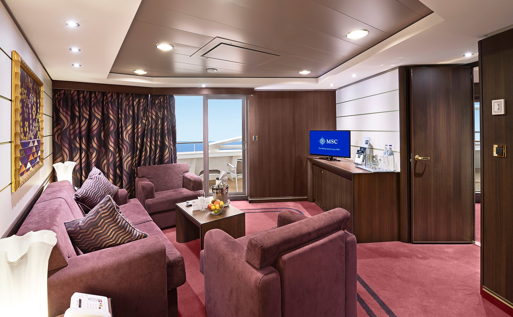 YACHT CLUB ROYAL SUITE-[YC3]