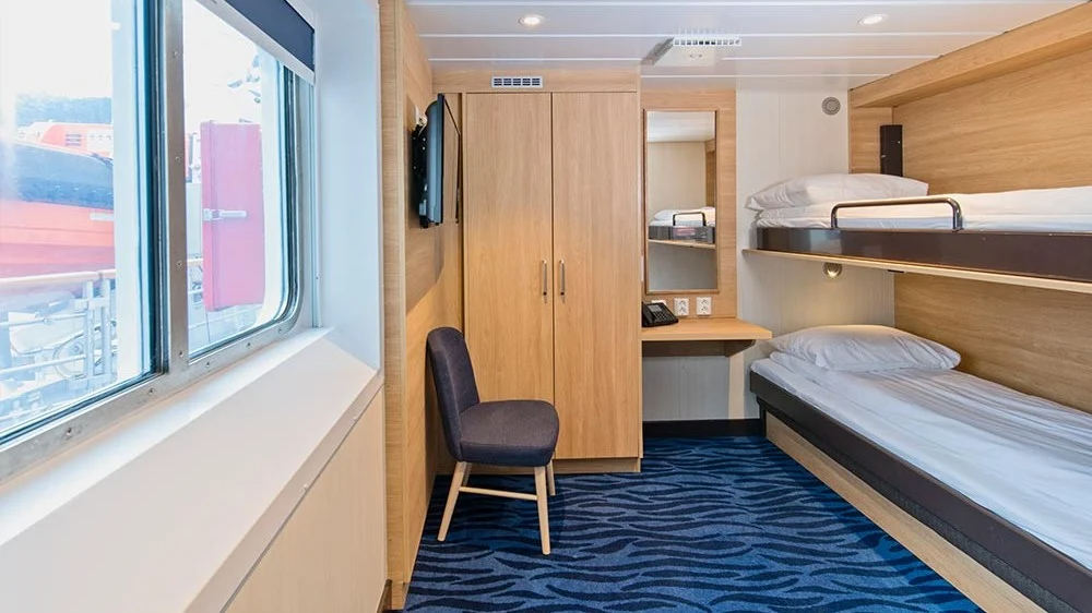 Polar Outside – [AJ]