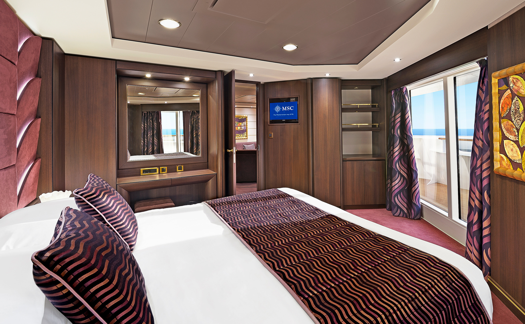 JUNIOR SUITE AUREA WITH SEALED WINDOW-[SRS]