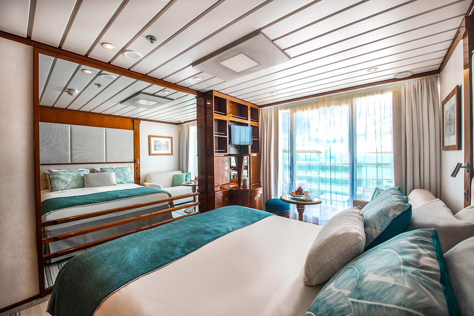 Balcony Suite – [4]