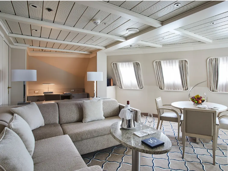 Royal 1 Suite – [R1]